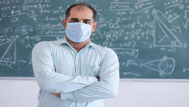 Podrían adelantar vacunación a docentes en Buenos Aires