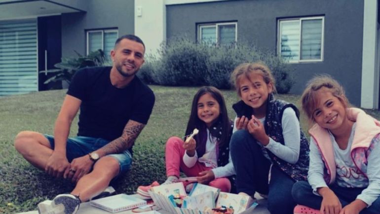 Matías Defederico se volvió a ver con sus hijas