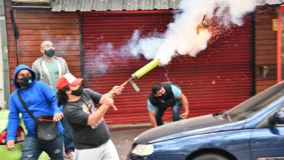 Apareció otro hombre mortero en una protesta en Córdoba