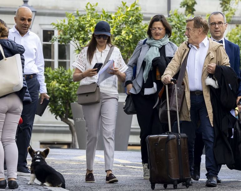 La familia Hinduja, una de las más ricas de Reino Unido, en Ginebra. La familia Hinduja, una de las más ricas de Reino Unido, en Ginebra.