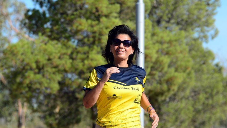 Superó los límites de su discapacidad visual en una carrera