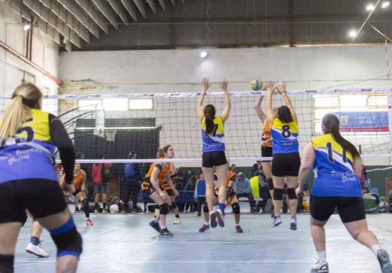 El empresario filmó a una nena de 10 años en el restaurante Puerto de Palos de Villa Gesell. La víctima es hija de una jugadora de vóley que participa de un torneo que organiza el mismo implicado. &nbsp;