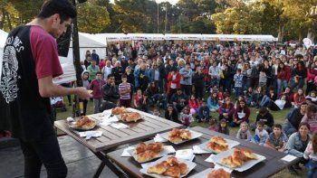 un ex boxeador murio atragantado en un concurso de medialunas un ex boxeador murio atragantado en un concurso de medialunas