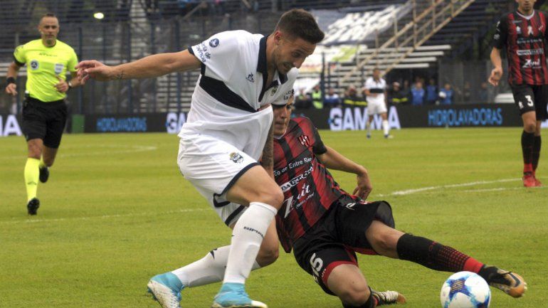 El Lobo fue patrón en La Plata, Olimpo y el Tomba empataron