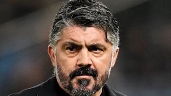 Gattusso es el entrenador de la selección de Italia. Gattusso es el entrenador de la selección de Italia.