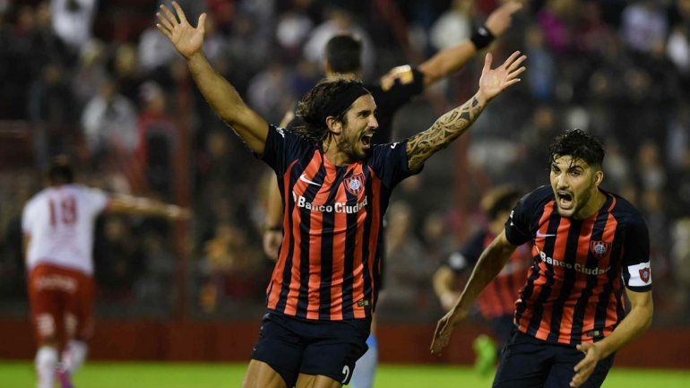 El Ciclón derrotó 1 a 0 a Huracán en el clásico y le mete presión a Boca