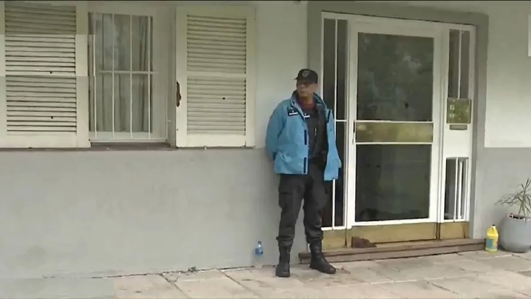 Macabro: encontraron a dos hermanos muertos en un departamento