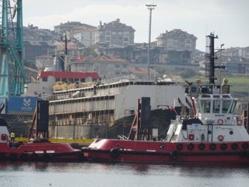 La redefinición del destino del barco ocurre en medio de un diferendo comercial que dejó decenas de animales muertos y encendió alarmas internacionales. La redefinición del destino del barco ocurre en medio de un diferendo comercial que dejó decenas de animales muertos y encendió alarmas internacionales.