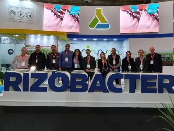 Rizobacter negocia con bonistas la postergación de un pago clave en un escenario marcado por la sequía, la caída del mercado agroquímico y la presión financiera.