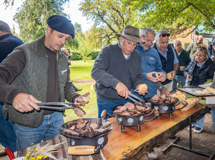 Participaron criadores provenientes de diversas regiones de Argentina, junto a delegaciones de Brasil y Uruguay. Participaron criadores provenientes de diversas regiones de Argentina, junto a delegaciones de Brasil y Uruguay.