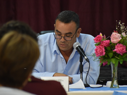 El intendente de Cinco Saltos, Enrique Rossi defendió su gestión y acusó a la oposición de hacer leña del árbol caído. El intendente de Cinco Saltos, Enrique Rossi defendió su gestión y acusó a la oposición de hacer leña del árbol caído.