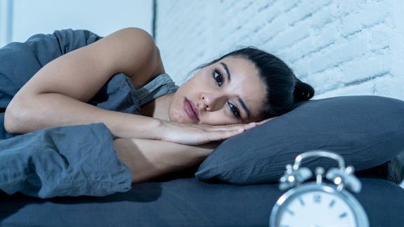 Dormir poco vuelve a las personas menos solidarias