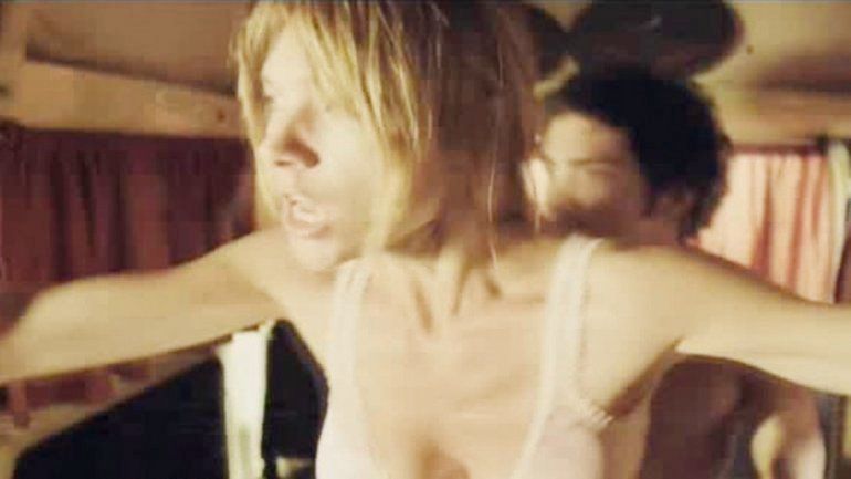 Sigue el revuelo en el entorno de las trillizas de oro por la escena de sexo de Laura Laprida