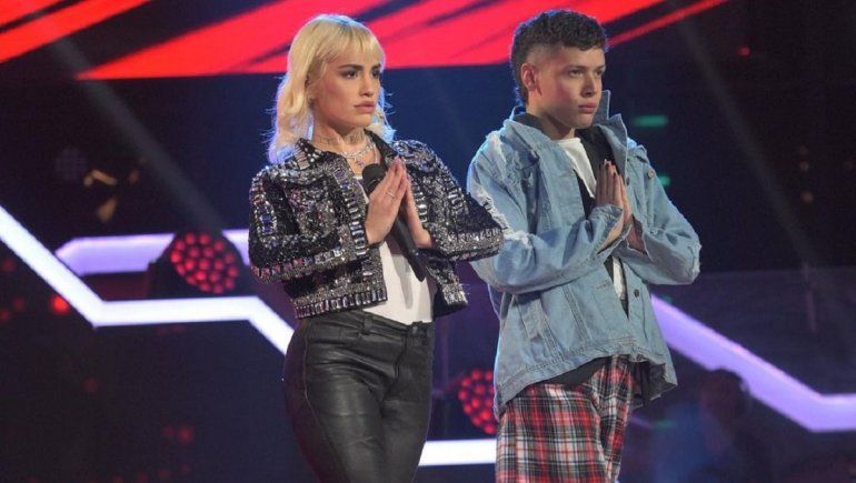 Viral: todo sobre la campera que regala Lali en La Voz