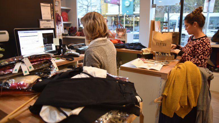 La sostenida suba de los precios sigue marcando el pulso en la vida cotidiana de los asalariados.