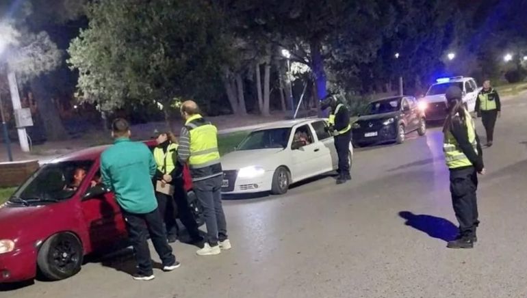 Según los registros estadísticos de la Agencia Vial de Chubut, los positivos de alcholemias se dan más frecuentemente entre conductores de entre 35 y 44 años. Según los registros estadísticos de la Agencia Vial de Chubut, los positivos de alcholemias se dan más frecuentemente entre conductores de entre 35 y 44 años. 