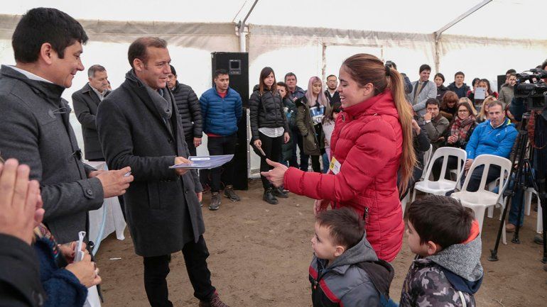 Diez familias de Bajada del Agrio ya tienen su casa