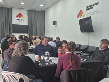 La jornada apuntó a generar contactos directos entre pymes neuquinas y grandes compañías del sector energético. La jornada apuntó a generar contactos directos entre pymes neuquinas y grandes compañías del sector energético.
