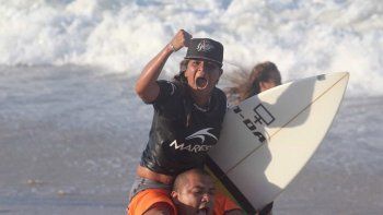 famosa surfista murio al ser alcanzada por un rayo famosa surfista murio al ser alcanzada por un rayo