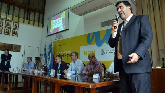 presupuesto: el municipio reduce personal y aumenta la obra publica