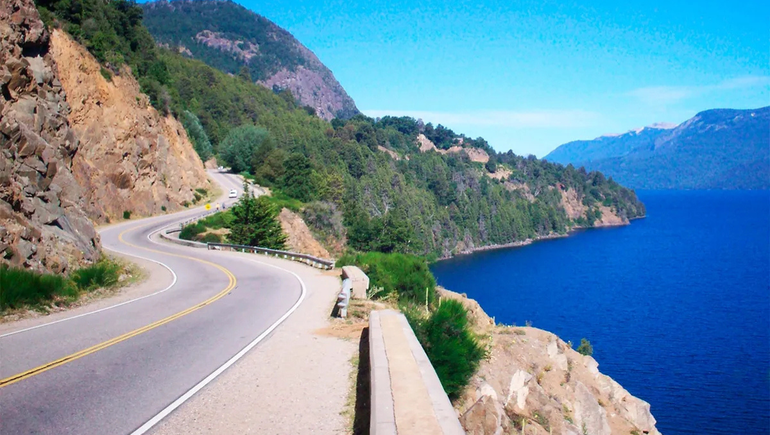 La Ruta de los Siete Lagos es un paseo turístico elegido por muchos neuquinos y argentinos.