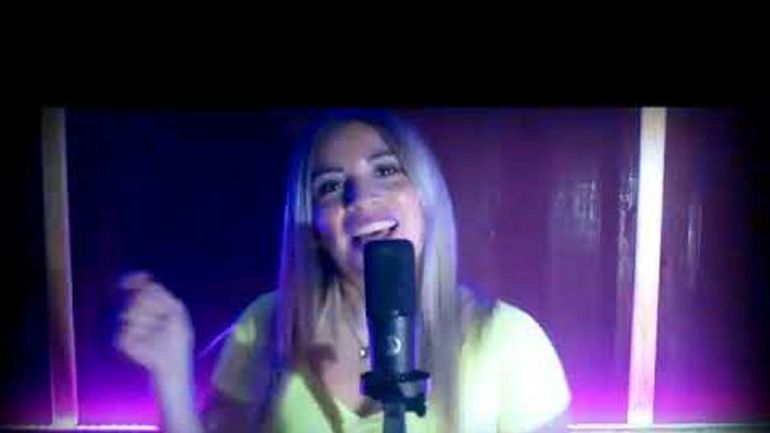 Les robó la plata a las mamis de la escuela y grabó un video de cumbia