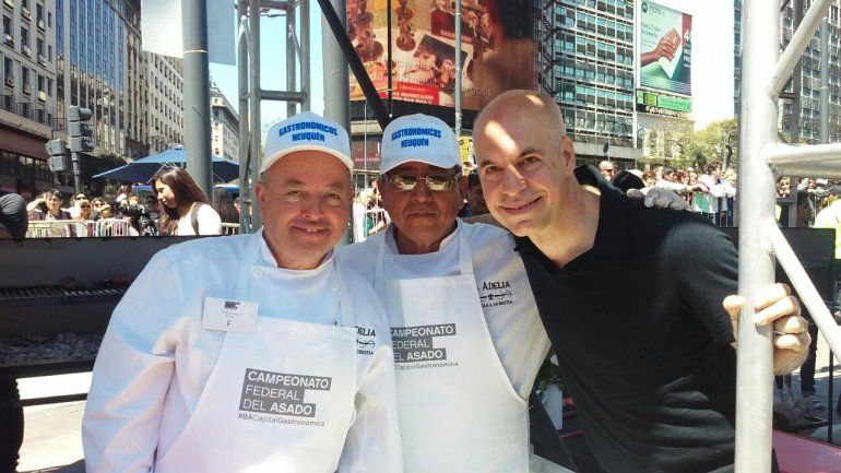Rubén Salanueva, en la 9 de Julio porteña, cuando ganó el premio al mejor asado de tira del país.