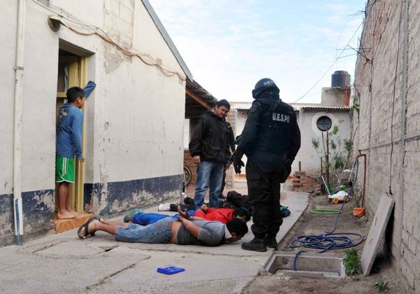 Creen que al verdulero de Villa Ceferino lo mataron por una deuda