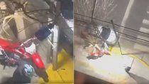 El violento robo quedó registrado en un video. El violento robo quedó registrado en un video.