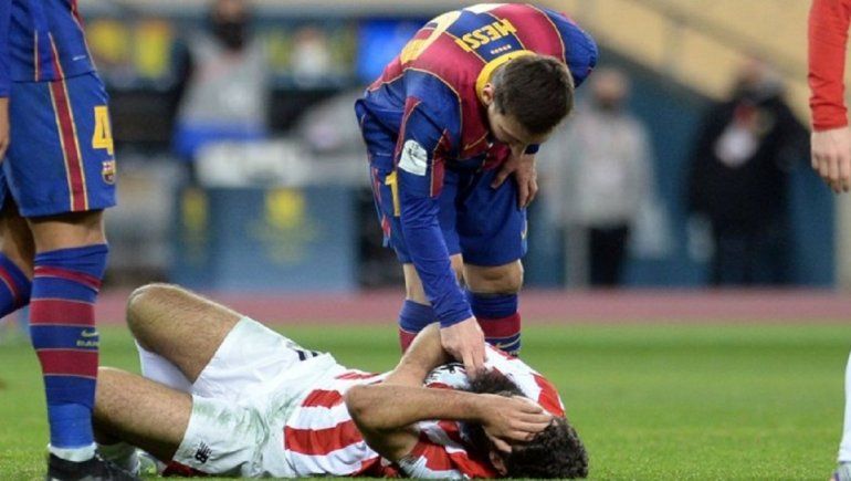 Messi luego del puñetazo a Asier Villalibre.