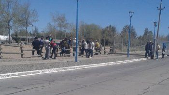 Desocupados cortan la Ruta 22 en Plaza Huincul