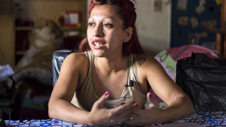 Buscan darle protección a Gloria, la joven amenazada de muerte por su ex