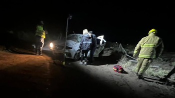 violento vuelco en la ruta 237 termino con dos personas lesionadas violento vuelco en la ruta 237 termino con dos personas lesionadas