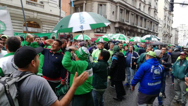 Camioneros rechazó el 15% y anunció medidas desde el lunes
