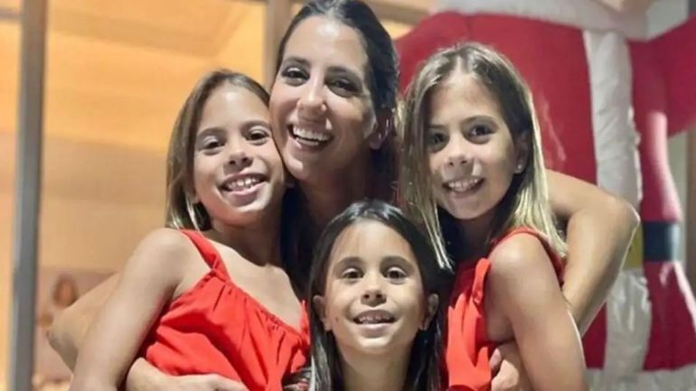 Cinthia Fernández y sus hijas Cinthia Fernández y sus hijas
