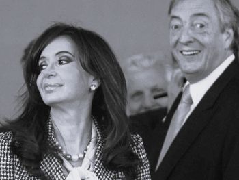 Dos décadas del cierre de exportaciones de Néstor Kirchner, una medida que terminó costando 12 millones de cabezas de ganado. Dos décadas del cierre de exportaciones de Néstor Kirchner, una medida que terminó costando 12 millones de cabezas de ganado.