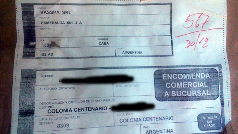 Compró una vaporera multifunción y recibió una olla de aluminio con una bolsa de arena