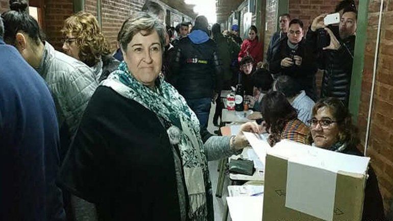 Amenazan con un arma a la intendenta de Allen