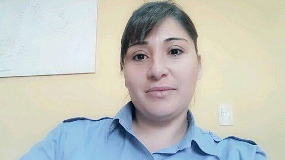 Policías heroínas rescataron a un joven de las llamas
