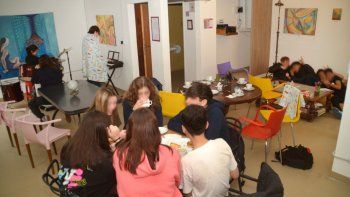 el cafe que da la nota: merienda gratis a estudiantes que aprobaron todo el cafe que da la nota: merienda gratis a estudiantes que aprobaron todo