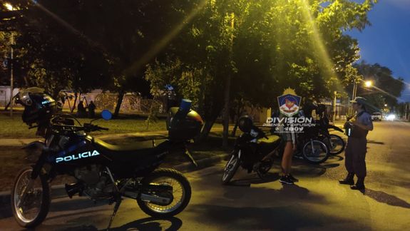 Quiso zafar de una identificación y le encontraron marihuana y cocaína