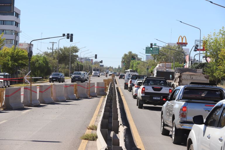 Cortes de tránsito y cambios en el COLE: el pedido de la Muni para moverse por la obra de Avenida Mosconi