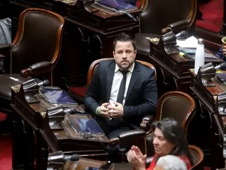 Martín Tetaz solicitó que se trate en Diputados la reducción de la jornada laboral. Martín Tetaz solicitó que se trate en Diputados la reducción de la jornada laboral.