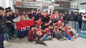 Los alumnos de Bragado aún sueñan con viajar a El Bolsón y necesitan ayuda de empresas del Alto Valle. | LM Neuquen Los alumnos de Bragado aún sueñan con viajar a El Bolsón y necesitan ayuda de empresas del Alto Valle.