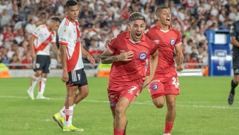 River mantiene un porcentaje de una futura venta de Santiago Montiel.