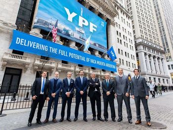 ypf desplego su master plan en wall street