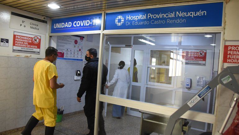 Seis trabajadores de salud se contagiaron por día en las últimas dos semanas