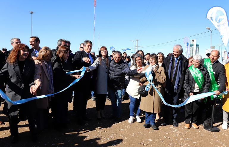 Asueto por el aniversario: qué pasa con escuelas, bancos y empleados públicos en Neuquén - Image 2