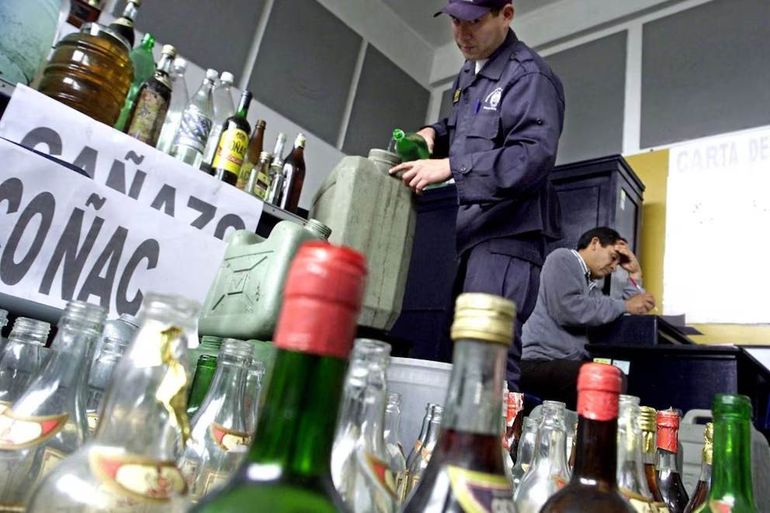 El ministro de Salud, Alexandre Padilha, ha recomendado a la población que evite el consumo de bebidas alcohólicas destiladas. El ministro de Salud, Alexandre Padilha, ha recomendado a la población que evite el consumo de bebidas alcohólicas destiladas.