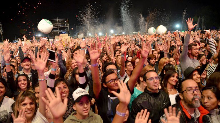 Abel Pintos cerró la sexta edición de la Fiesta de la Confluencia, que en tres días congregó a más de 300 mil personas. El intendente afirmó que los vecinos se han apropiado de este festejo. 